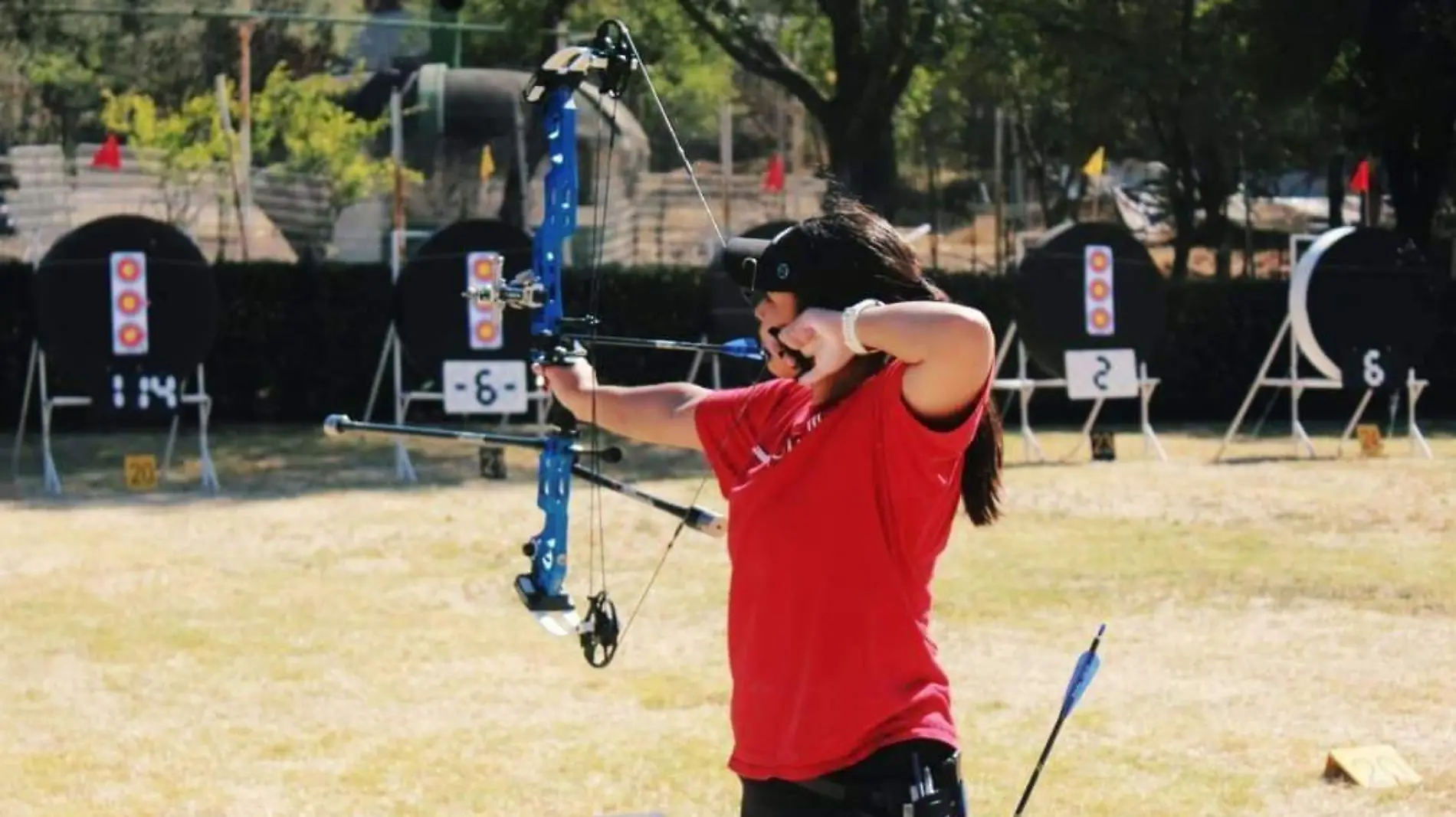 Paola Alejandra Sánchez tiro con arco